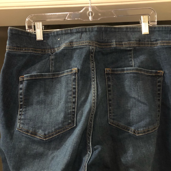 Lane Bryant Sz 18 Denim Crops - Picture 4 of 6